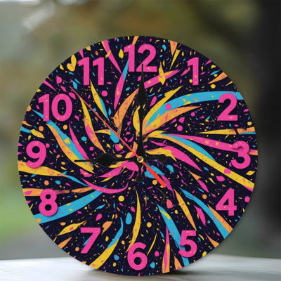 Horloge avec chiffres et tourbillons