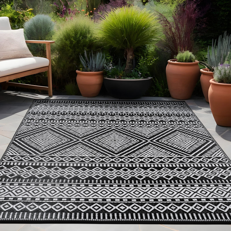 Rectangle Aldo Machine Made Polypropylene Area Rug in Black/White, Rectangle  5'10" x 8'10"