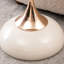 Table de bout Tail, piédestal rond en métal moderne, style minimaliste pour les petits espaces, différentes couleurs, thé à surface plane, tracas - Mission d'assemblage