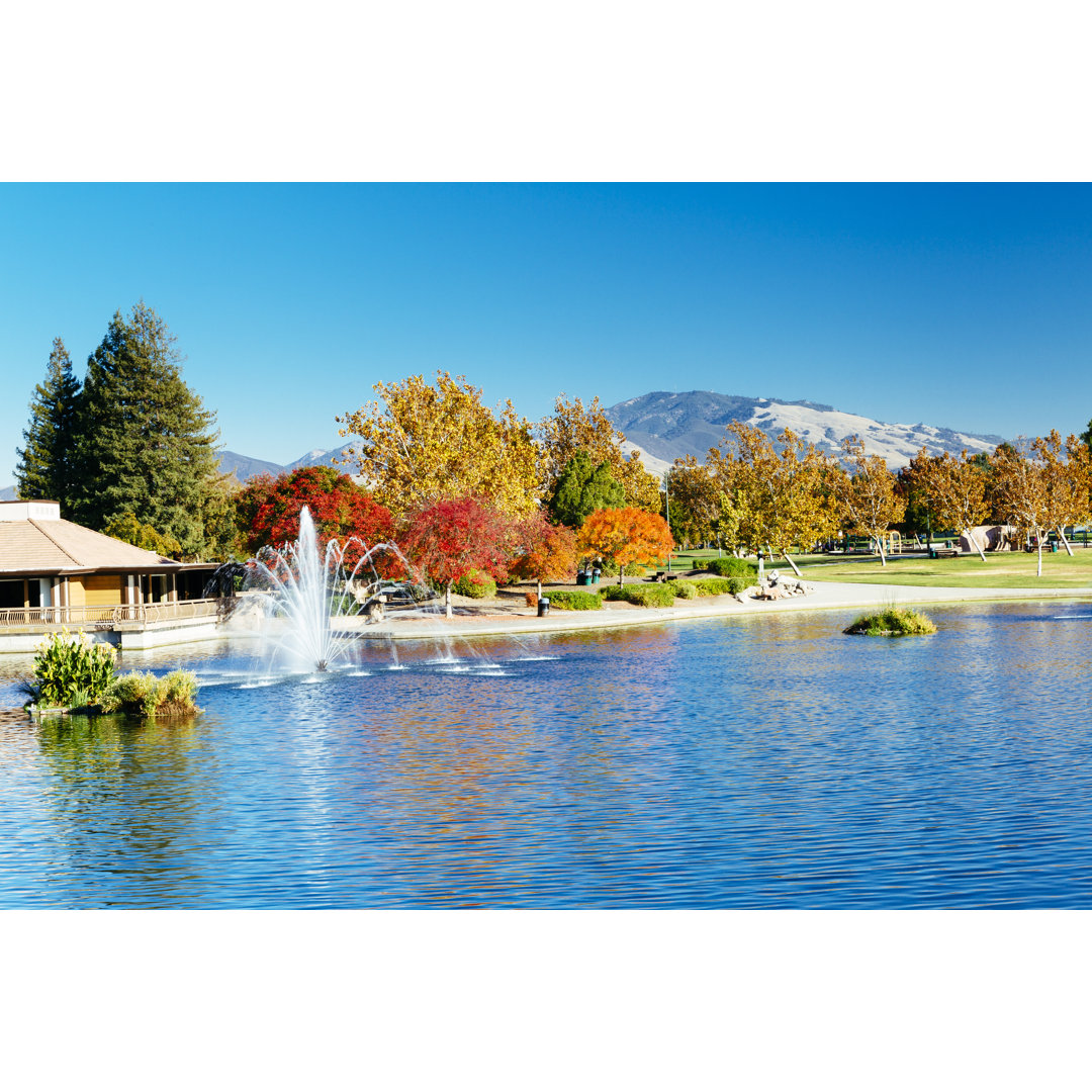 Walnut Creek und Mt Diablo von Lucentius - Kunstdrucke auf Leinwand ohne Rahmen