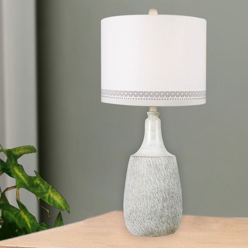 Le meuble-lavabo de 62,5 po Lampe de table en résine avec abat-jour Jug