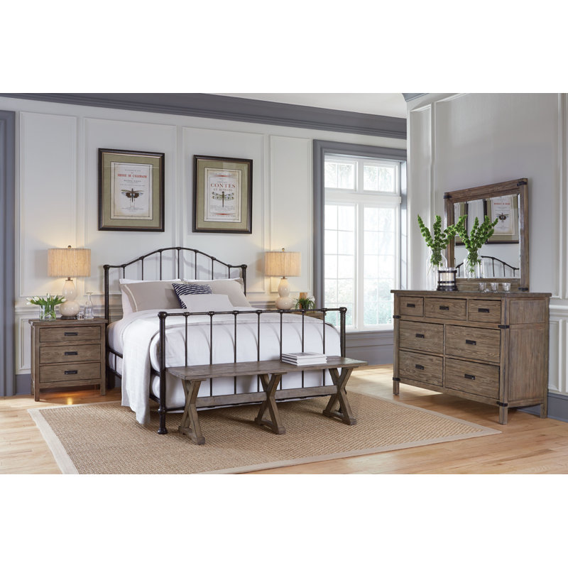 Garden Queen Metal Bed