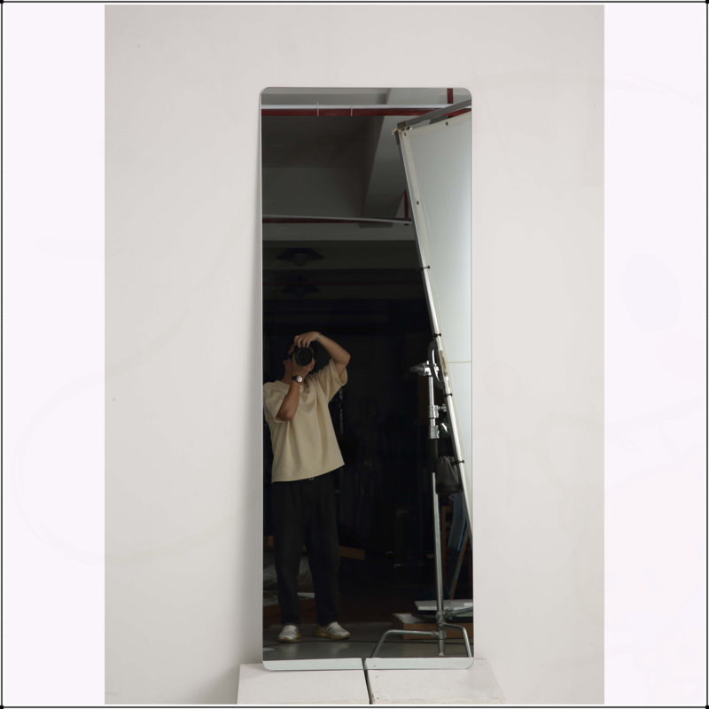 Miroir mural à angle arrondi avec miroir argenté de haute qualité et verre antidéflagrant