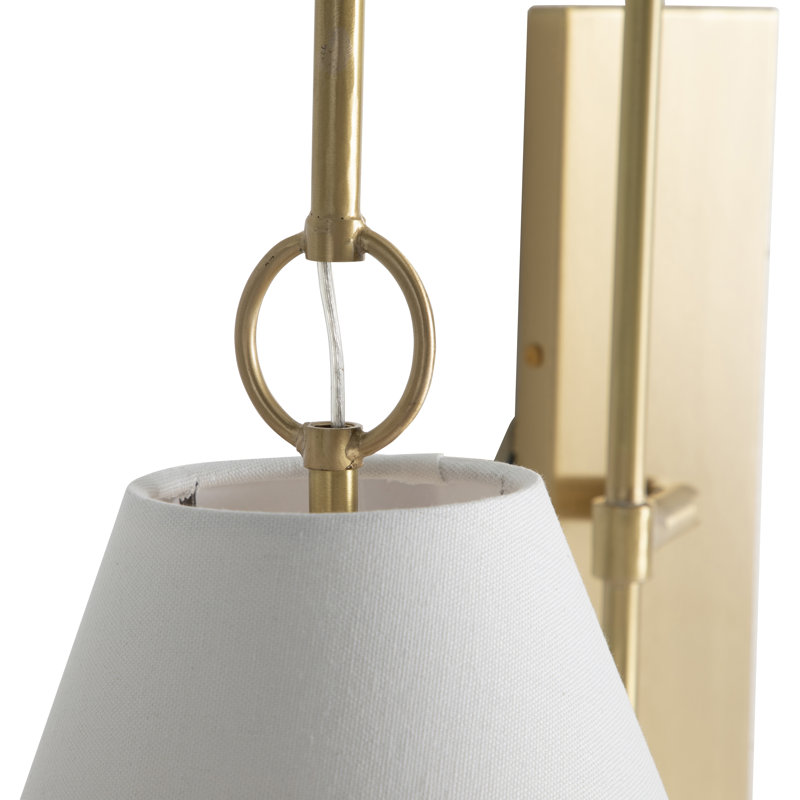 Anniston Wallchiere, Brass