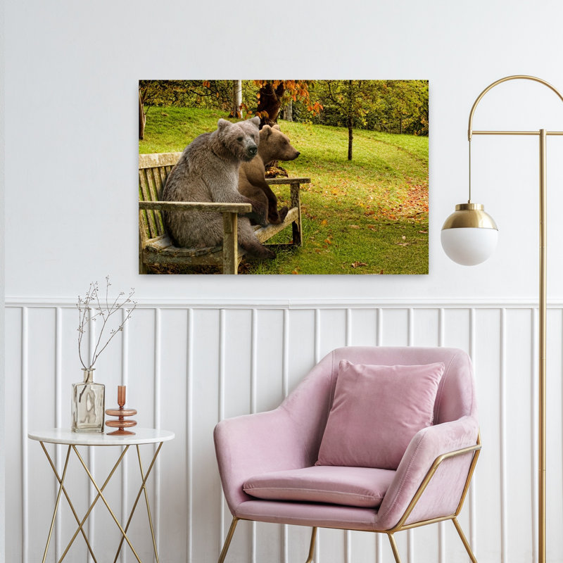 Ours assis sur un banc, art contemporain de paysage contemporain, H 24 po x l 36 po