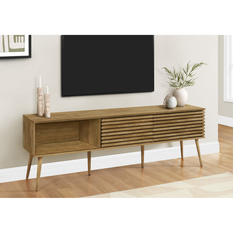 Meuble télé moderne en noyer avec tablettes ventilées