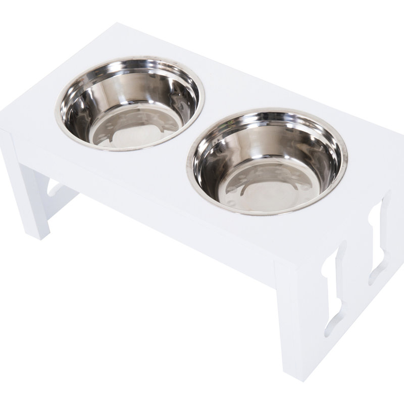 La station de pétanque blanche surélevée pour animaux de compagnie de 23 po assure un environnement alimentaire hygiénique en blanc, avec un motif d'os élégant