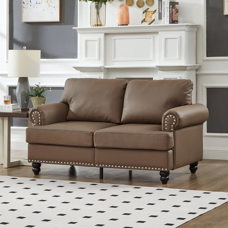 Elegant & Comfortable Leather Loveseat For Modern Living Spaces – Classic American Design With Unique Nailhead Trim