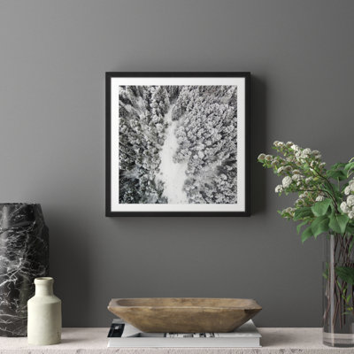 Chemin parmi les géants par Karolis Janulis - reproduction de photo sur papier encadrée