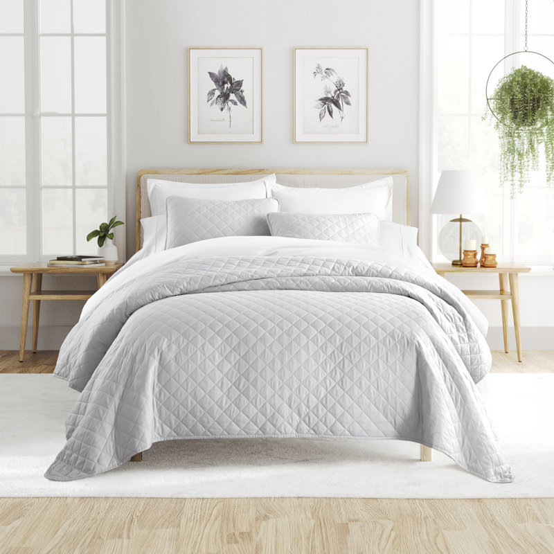 Light Gray Twin Microfiber Reversible Quilt Set