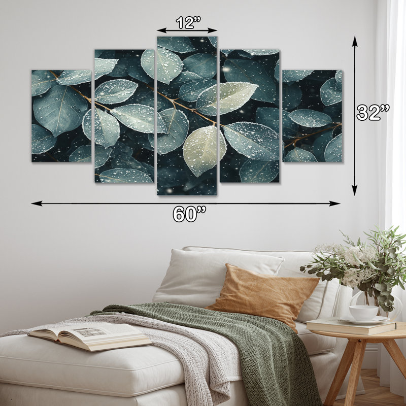 Feuilles de conifère dans la neige I - feuilles - art mural traditionnel pour salon diamant