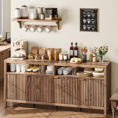 Buffet 65,8 po à 3 niveaux avec portes cannelées et poignée dorée pour la cuisine, le vestibule et la salle à manger