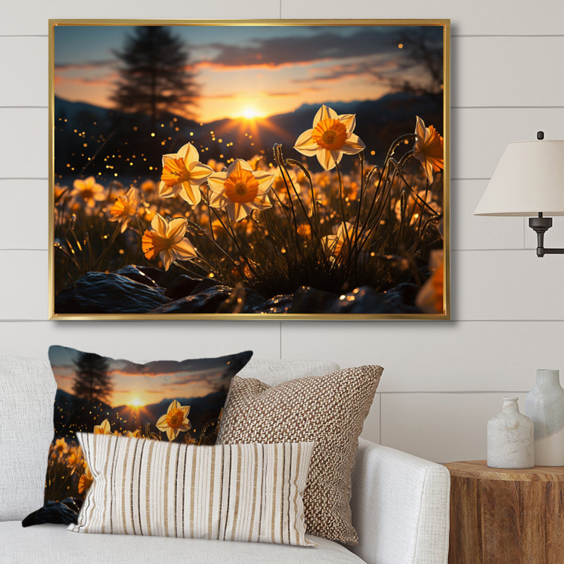 Daffodils Field Sunset I - impression, Cadre flottant doré, H 12 po x l 20 po x P 1 po