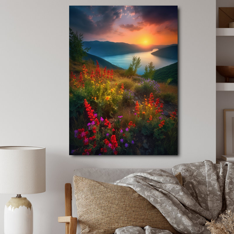 Fleurs au-dessus d'un coucher de soleil majestueux - Impression, 20" H x 12" W, Toile tendue