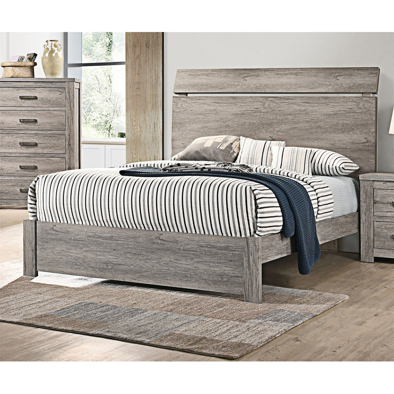 Wooden Bed, Queen