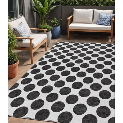 Tapis extérieur lavable à pois noir et ivoire 5 pi x 8 pi