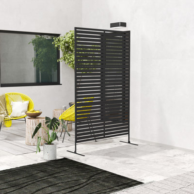 Outdoor Privacy Screen