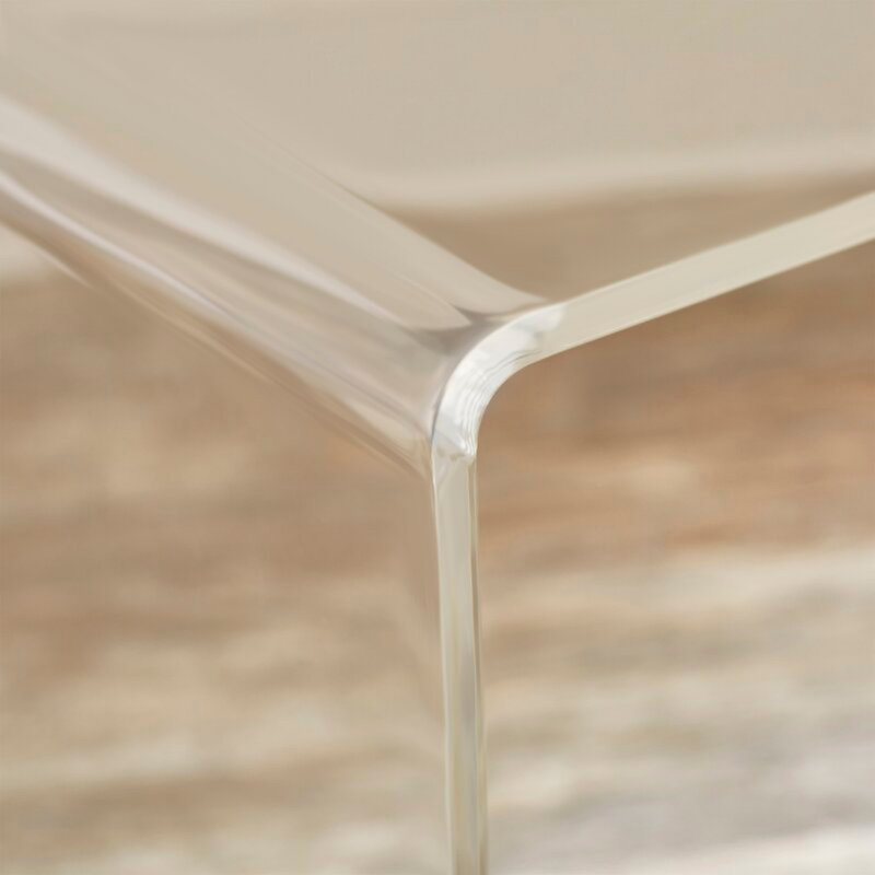 Table basse en acrylique Plyler, H 16 po x L 39 po x l 20 po