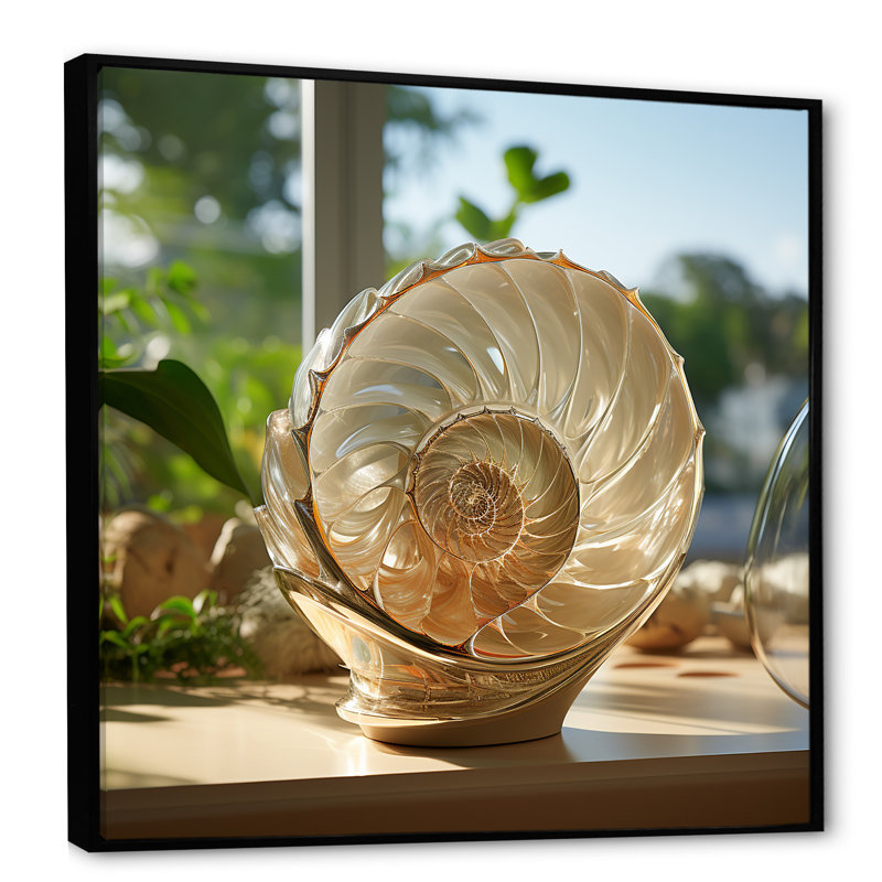 Seashell Treasures Vase sur toile, H 16 po x l 16 po x P 1 po, Cadre flottant noir