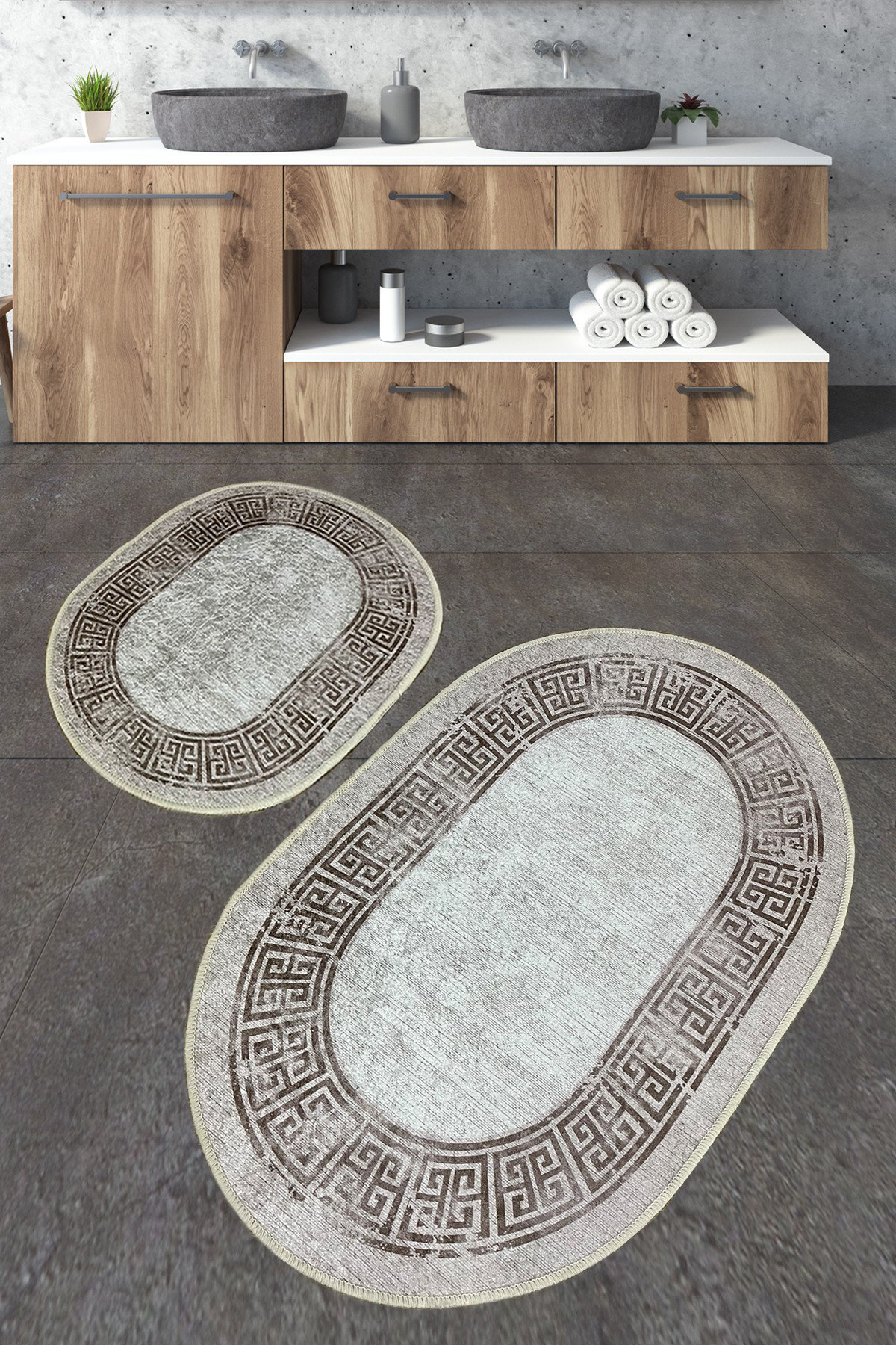 https://assets.wfcdn.com/im/07596795/compr-r85/1986/198638693/bath-rug-with-non-slip-backing.jpg