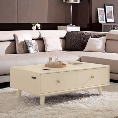 Table basse en bois massif au design simple