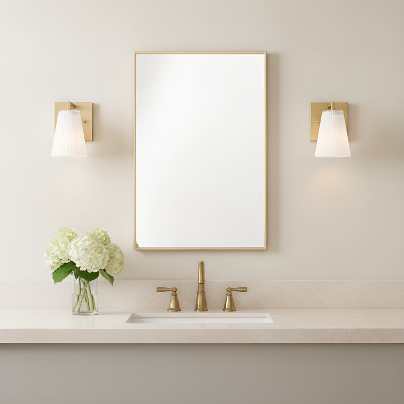 Petit meuble-lavabo Upson de Génération Éclairage , Une lumière, H 7,75 po x l 5 po x P 6,25 po, Laiton satiné