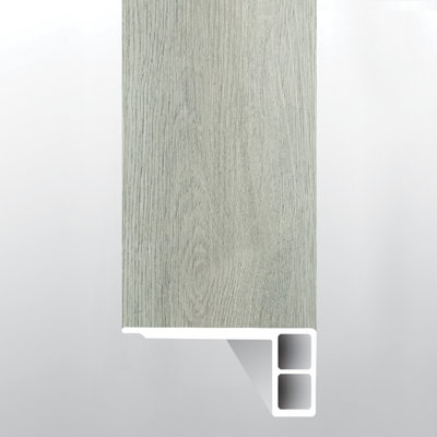 0,75 po T x L 94 po x l 2,75 po Garniture de plancher de vinyle luxueuse