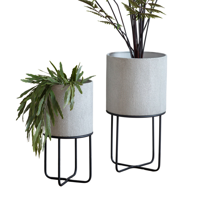 Tamura Metal Pot Planter, White