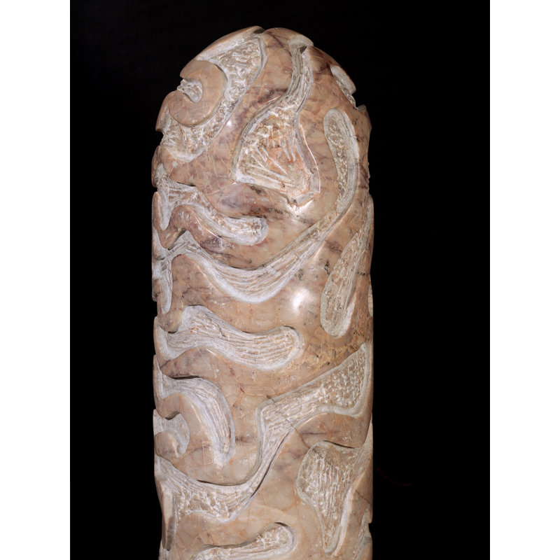 24 po totem de pierre sculpté à la main 24 po Prithvi dans des tons de terre - Sculpture organique moderne pour le salon ou le jardin