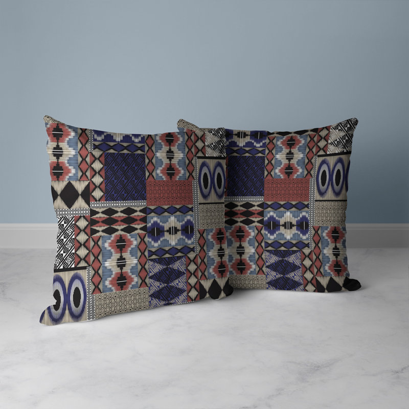 Coussin décoratif intérieur / extérieur Patched Perfection Patchwork, H 16 po x l 16 po, Bleu / gris / patchwork taupe