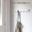 Portemanteau mural Flip avec 5 crochets - Moderne, rangement peu encombrant pour chapeaux, vestes, sacs, vestibule, vestibule, garde-robe, salle de bain, chambre à coucher - blanc / nickel