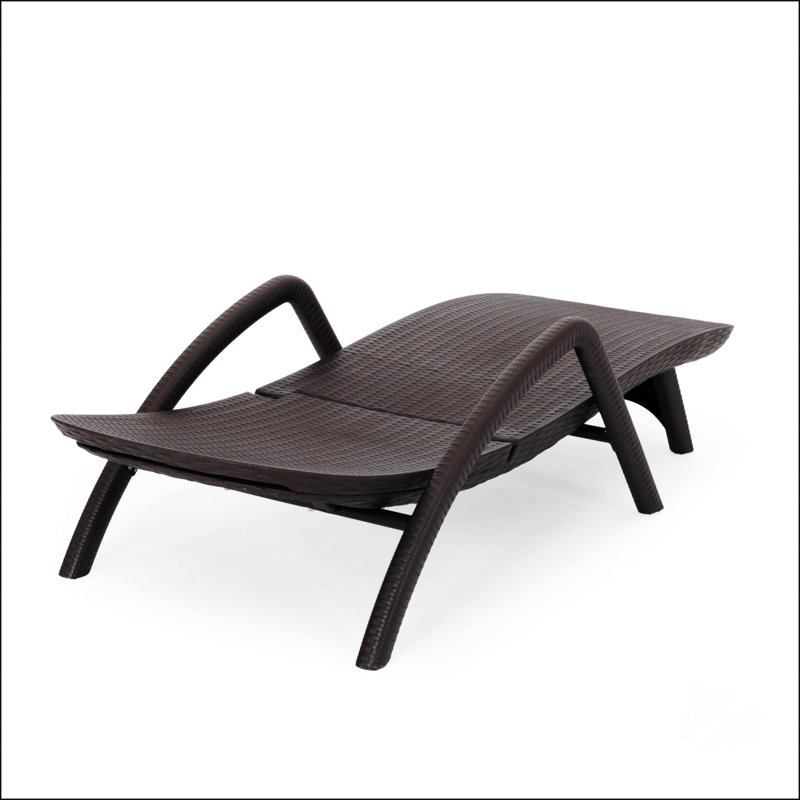 CHAISE MIKAEL CHAISE