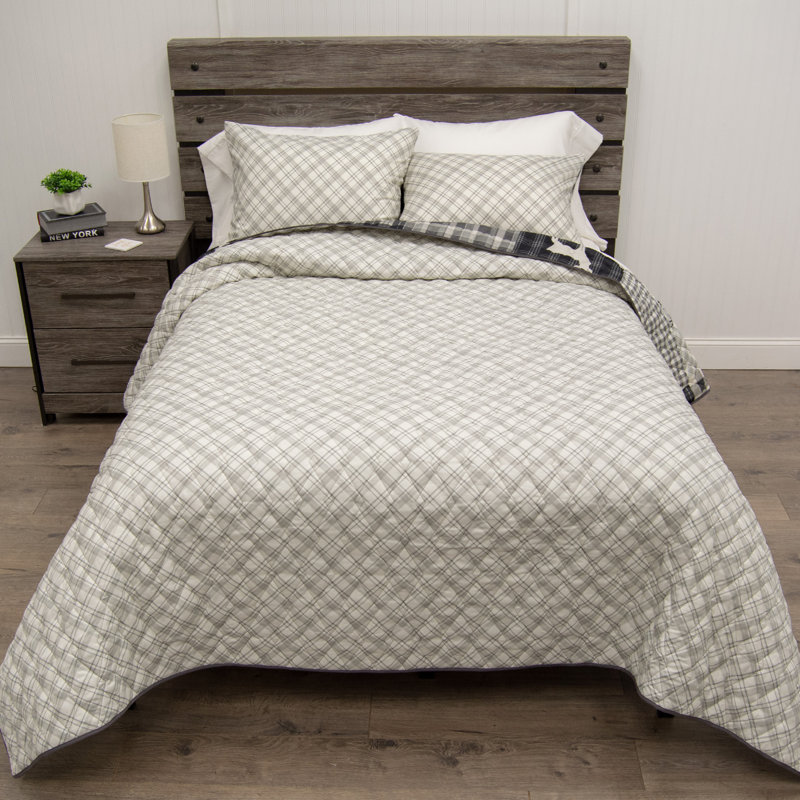 Ridge Point Microfiber / Polyester Quilt Set