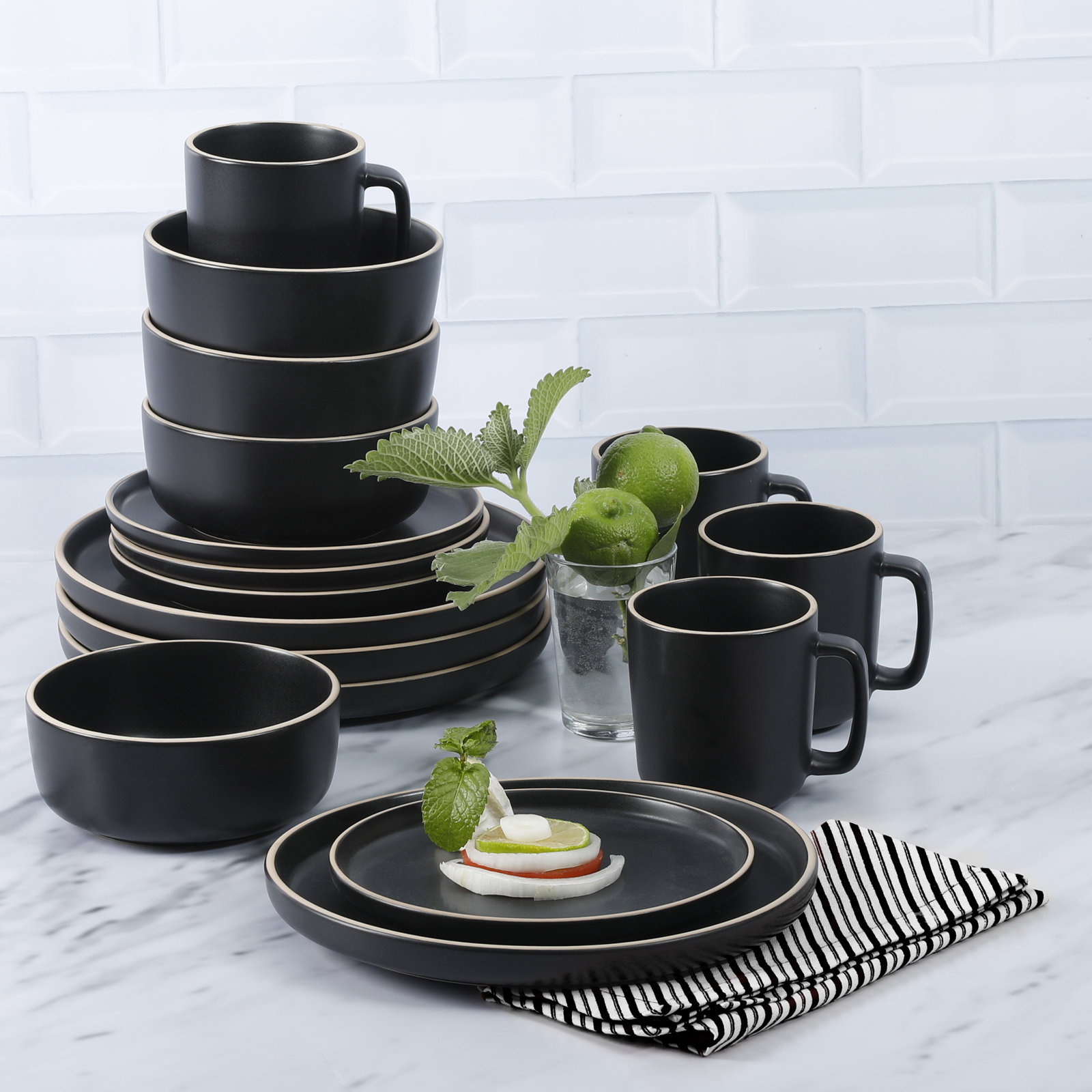 Zuma 16 Piece Dinnerware Set, Service for 4, Black