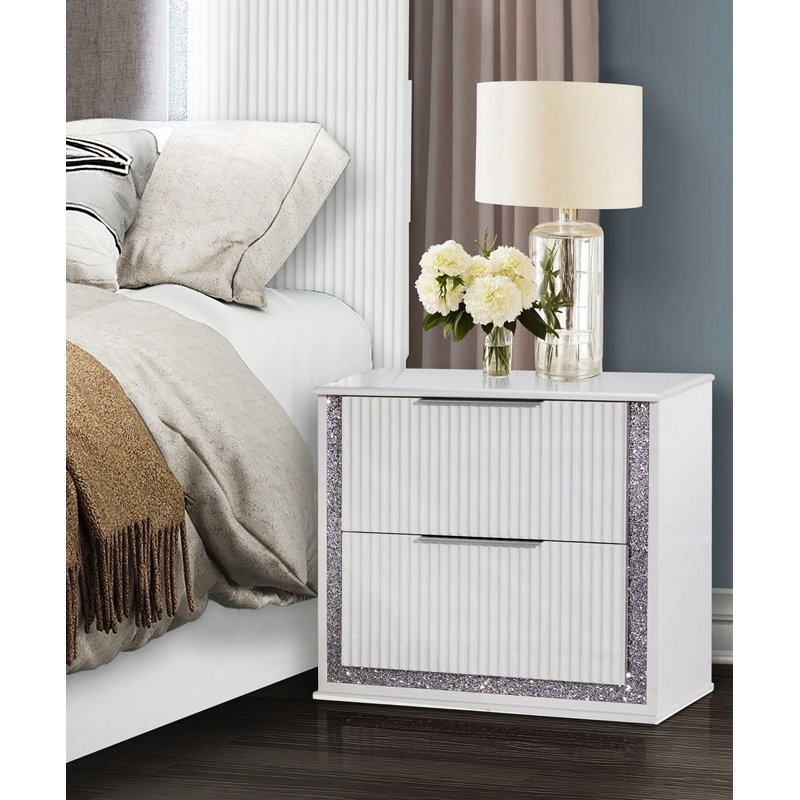 Blanc chic et chic table de chevet