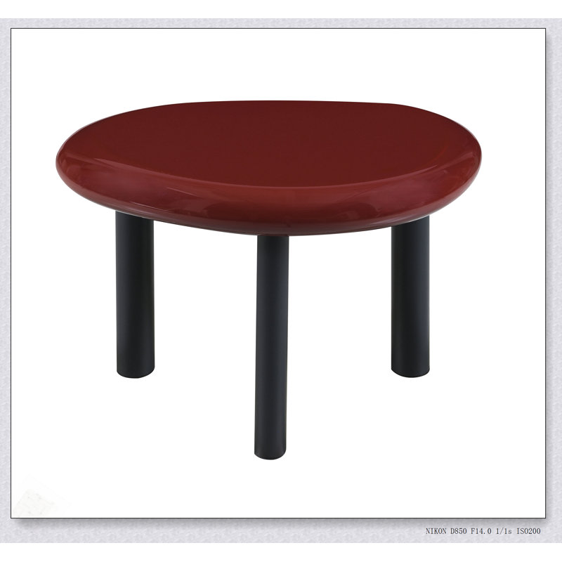 Table de bout rouge Eddie avec plateau en panneau de fibres à densité moyenne durable et base en métal stable, parfaite pour les intérieurs modernes