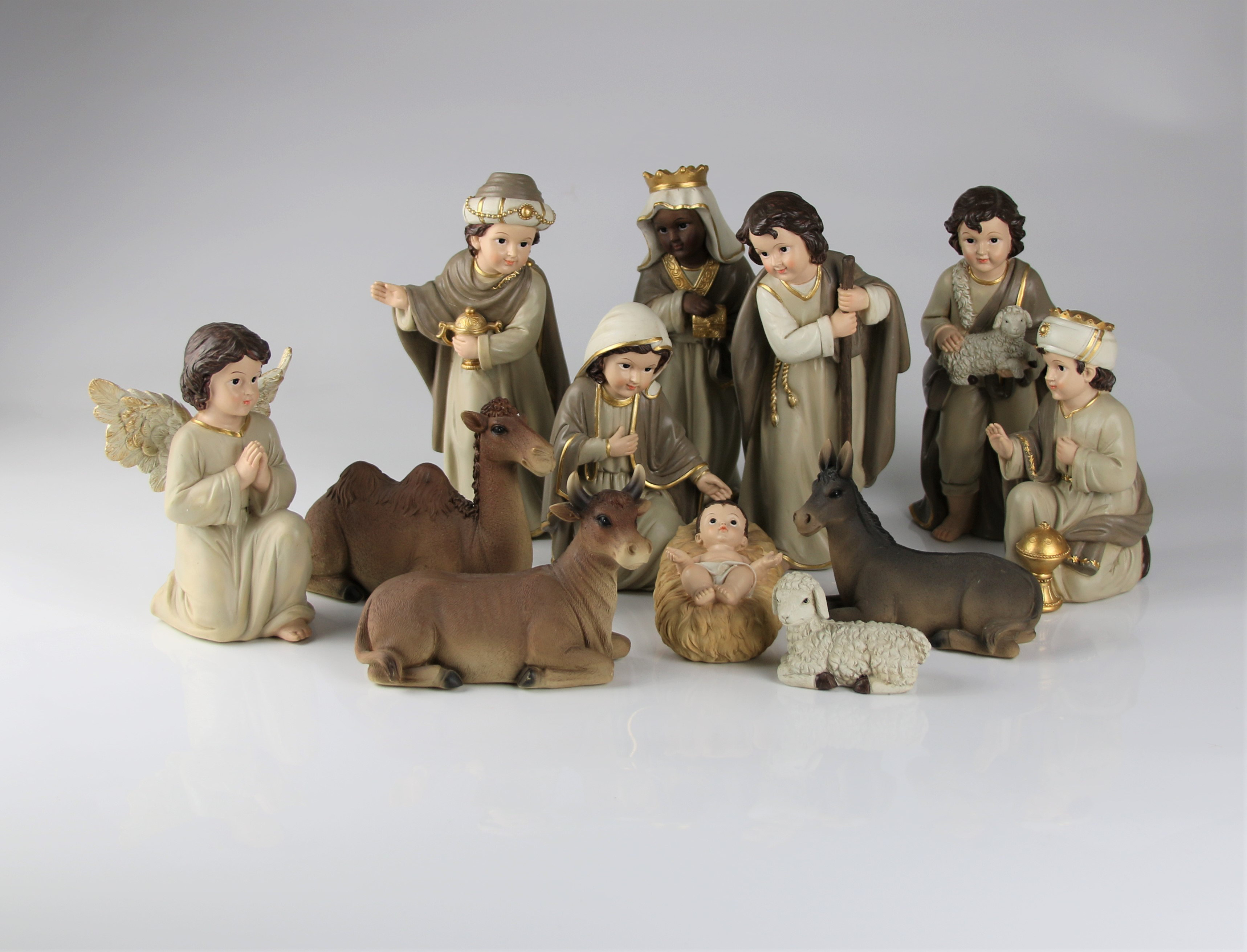LLADRÓ Nativity Figurine. Porcelain The Holy Family Figure. : :  Home