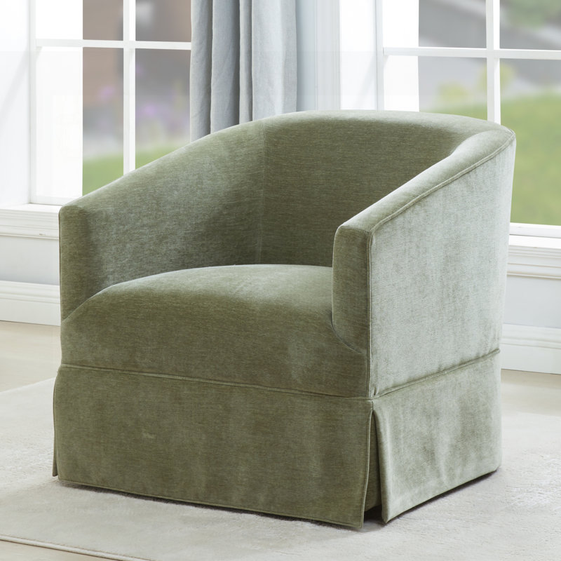 Chaise pivotante à jupe Earl Caper avec rotation à 360 degrés, dossier en tonneau confortable et revêtement en polyester durable pour les espaces de vie modernes.
