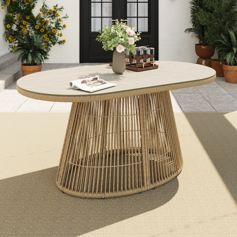 Table ovale en acier pour terrasse extérieure