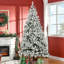 Grand arbre de Noël artificiel enneigé enneigé