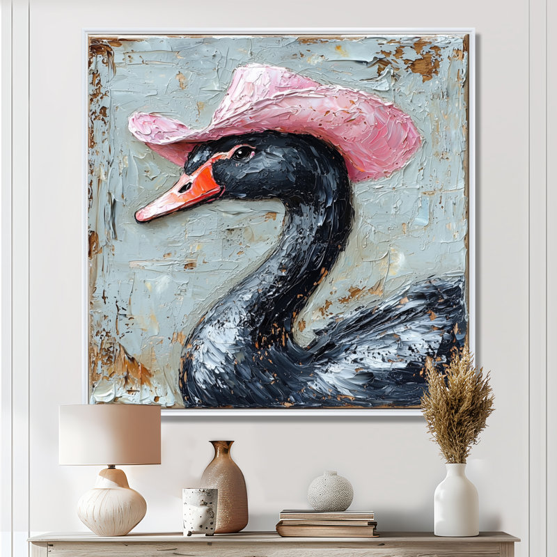 Un cygne noir portant un chapeau de cowboy rose II - cygnes, art mural, H 16 po x l 16 po, Impression encadrée flottante