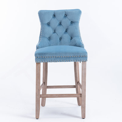Tabourets de bar contemporains rembourrés en velours avec décoration capitonnée à boutons et pieds en bois, garniture cloutée en chrome, chaises de bar de style loisir, tabourets de bar, ensemble de 2 (bleu clair), SW2002LB