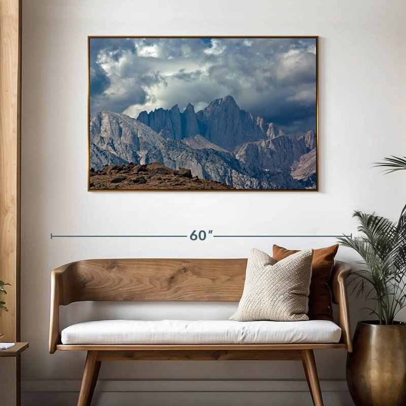 Majestic Mount Whitney, 46 po x 31 po, Cadre flottant doré
