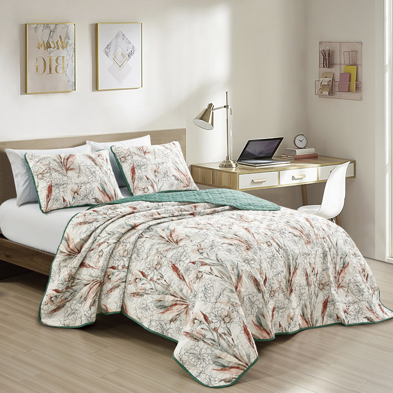 Sara Polyester Floral Coverlet, King Coverlet/Bedspread + 2 King Shams