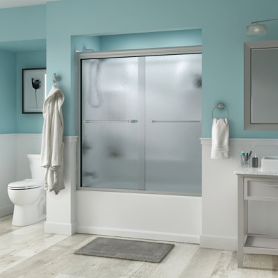 Porte de baignoire coulissante traditionnelle semi-encadrée avec verre de pluie Windemere 60 "x 58-1 / 8"