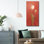 «White Tulips On Red» par Danhui Nai, art mural en verre acrylique, 24 po x 48 po