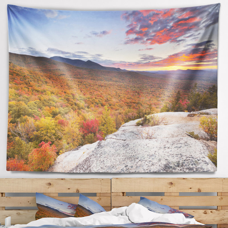 Tapisserie «Landscape Endless Forets in Fall», H 78 po x l 92 po