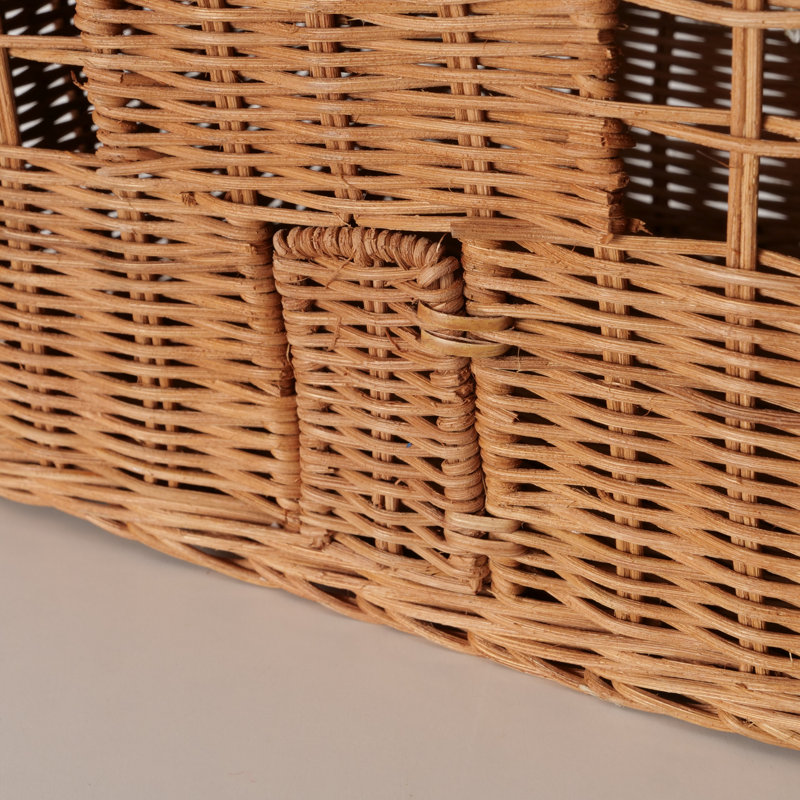 Panier en forme de maison et passe-temps