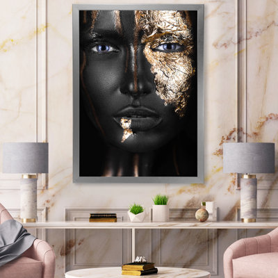 Portrait d'une fille afro-américaine avec maquillage doré - photographie sur toile