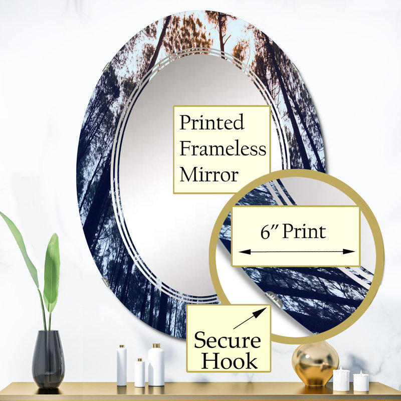 Hauts arbres centenaires dans la forêt de pins - Miroir mural traditionnel, 36 po x 24 po